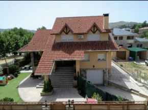 Alojamiento Samburiel, Becerril De La Sierra